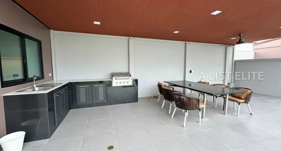 For rent 5 bedrooms house in Bang Lamung, Chonburi
