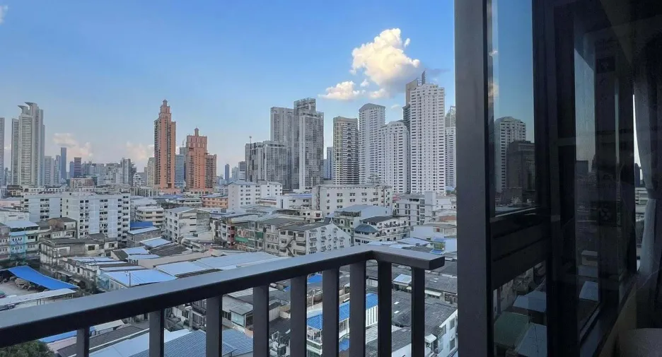 For rent 2 bedrooms condo in Khlong Toei, Bangkok