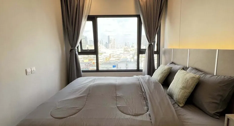 For rent 2 bedrooms condo in Khlong Toei, Bangkok
