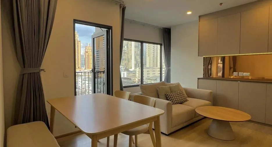 For rent 2 bedrooms condo in Khlong Toei, Bangkok