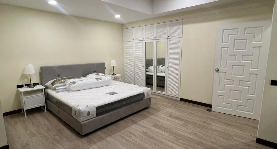 For rent 2 bedrooms condo in Khlong Toei, Bangkok