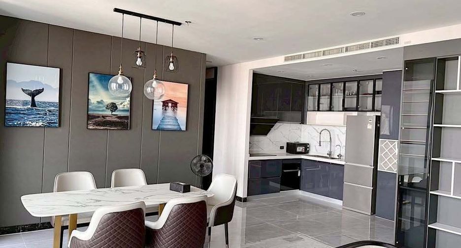 For rent 2 bedrooms condo in Pathum Wan, Bangkok