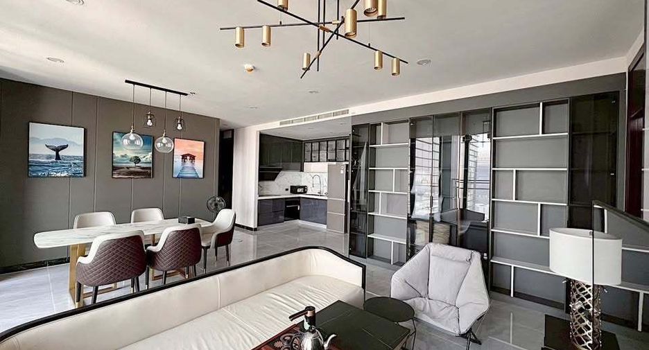 For rent 2 bedrooms condo in Pathum Wan, Bangkok