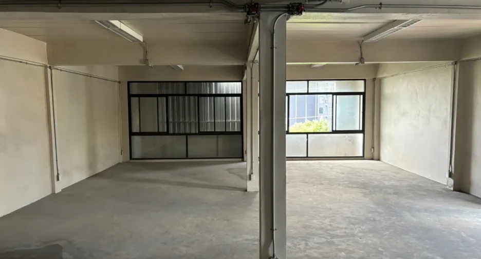 For sale and for rent retail Space in Phra Khanong, Bangkok