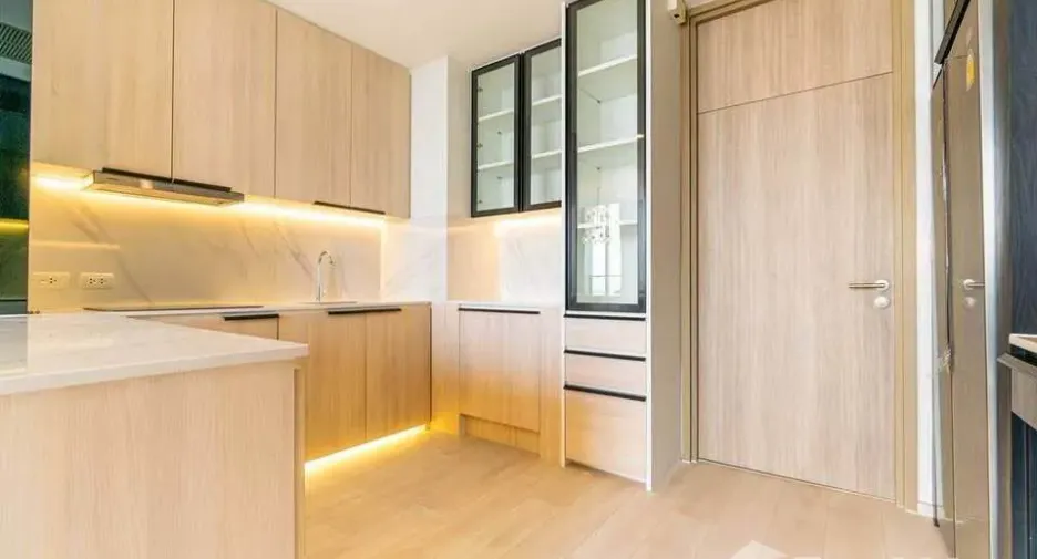 Wohnung zur Miete mit 2 Zimmer in Pathum Wan, Bangkok