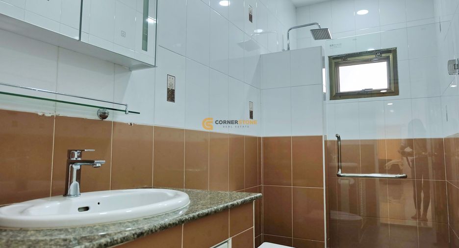 Casa en alquiler y en venta de 3 habitaciones en Bang Lamung, Chonburi