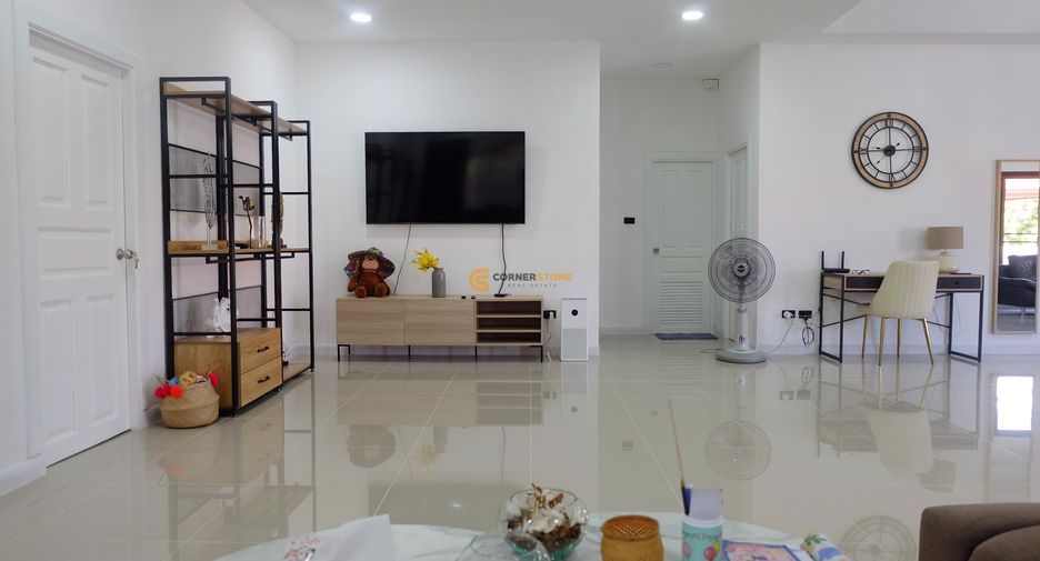 Casa en alquiler y en venta de 3 habitaciones en Bang Lamung, Chonburi