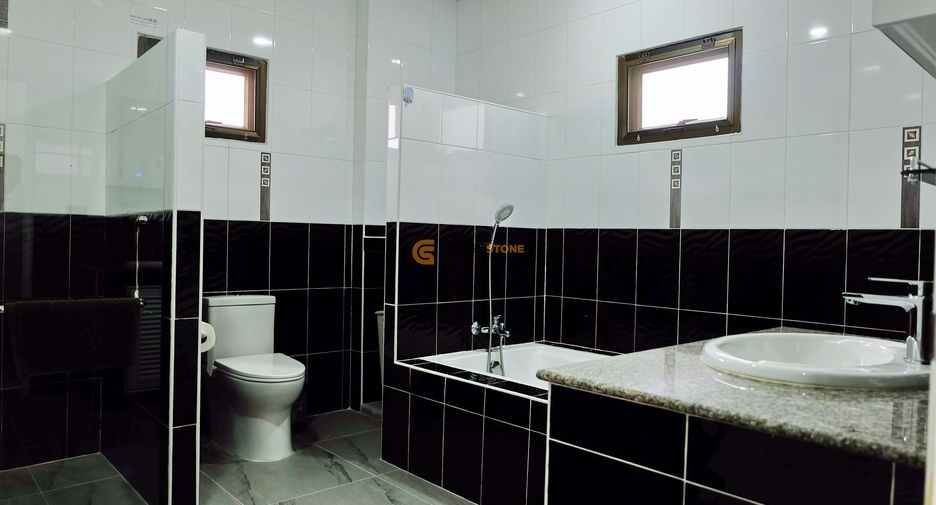 Casa en alquiler y en venta de 3 habitaciones en Bang Lamung, Chonburi