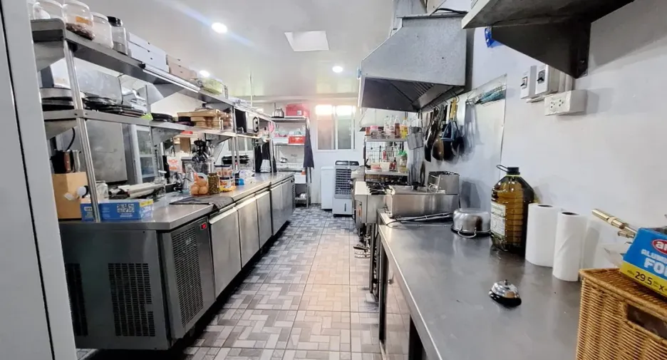 For sale 2 bedrooms retail Space in Mueang Khon Kaen, Khon Kaen