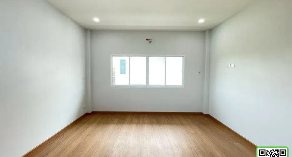 For sale 4 bedrooms house in Mueang Uttaradit, Uttaradit