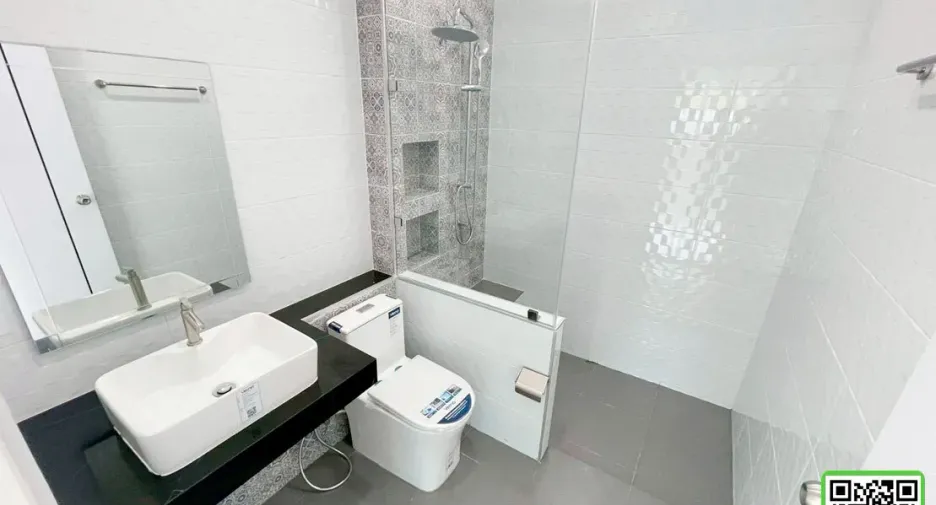 For sale 4 bedrooms house in Mueang Uttaradit, Uttaradit