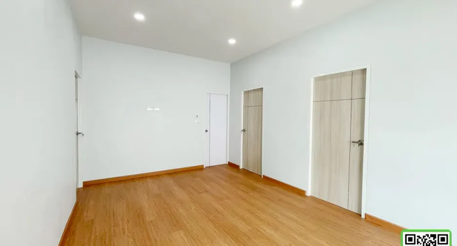 For sale 4 bedrooms house in Mueang Uttaradit, Uttaradit