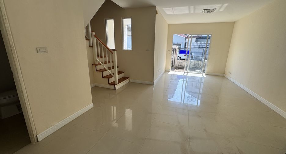 For sale 3 bedrooms house in Mueang Nonthaburi, Nonthaburi