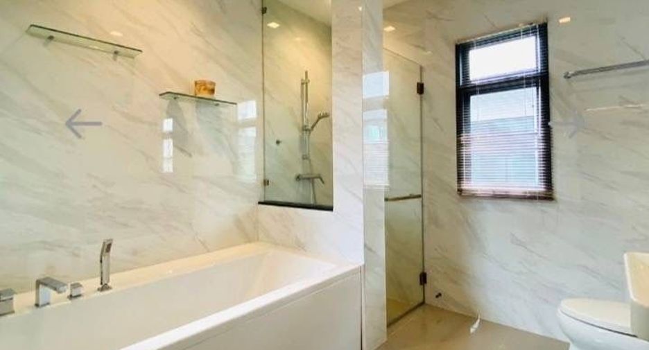 For sale 4 bedrooms house in Saphan Sung, Bangkok