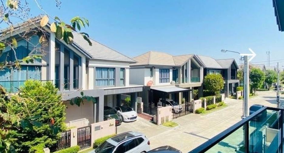 For sale 4 bedrooms house in Saphan Sung, Bangkok