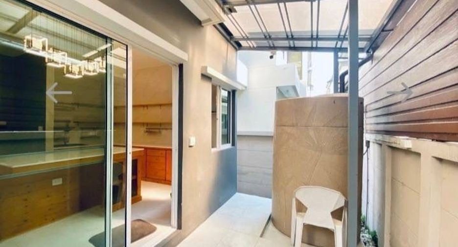 For sale 4 bedrooms house in Saphan Sung, Bangkok