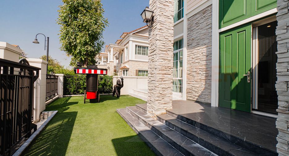 For sale 4 bedrooms house in Bang Phli, Samut Prakan