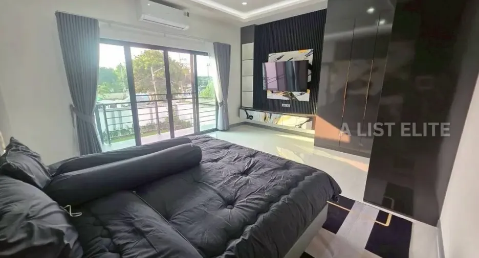 À louer 5 chambres maison à Bang Lamung, Chonburi