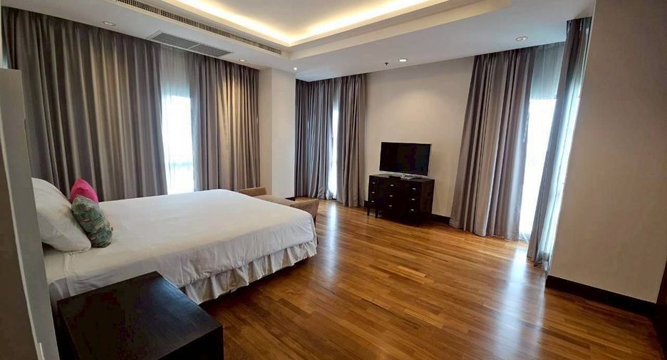 For rent 4 bedrooms condo in Pathum Wan, Bangkok