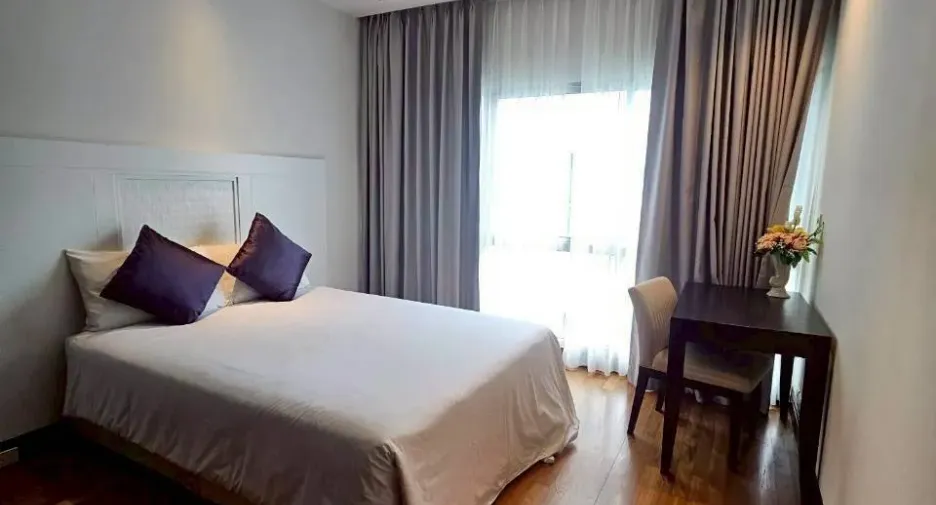 For rent 4 bedrooms condo in Pathum Wan, Bangkok
