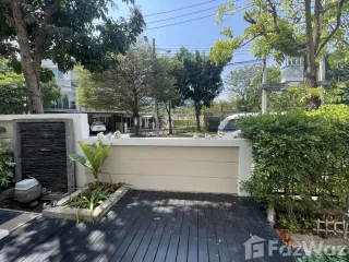 For sale 3 bedrooms townhouse in Phra Khanong, Bangkok