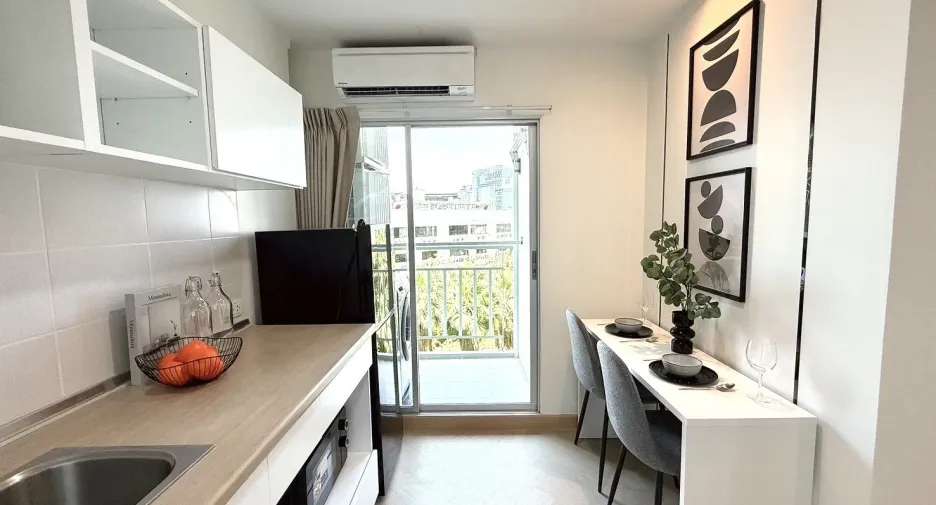 For sale 1 bed condo in Huai Khwang, Bangkok