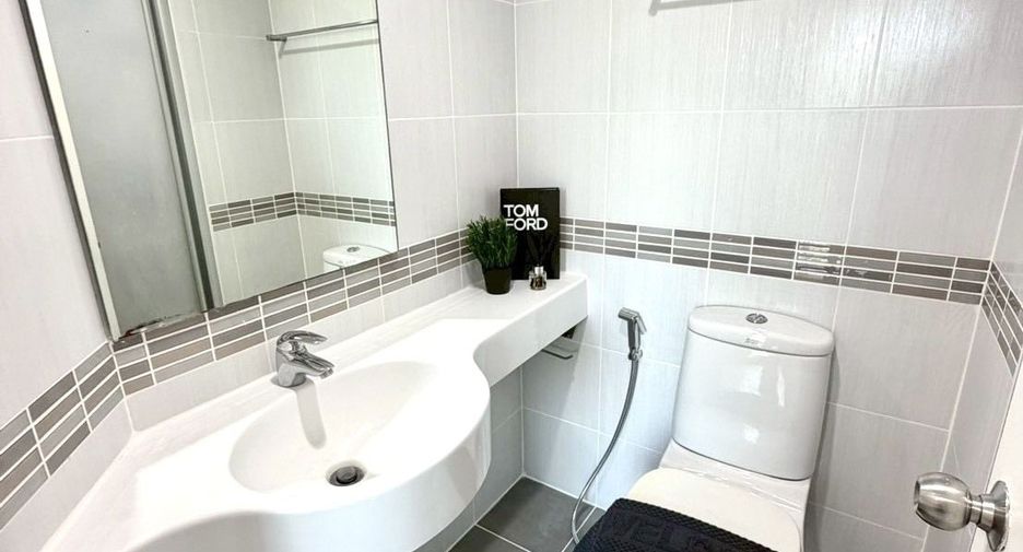 For sale 1 bed condo in Huai Khwang, Bangkok