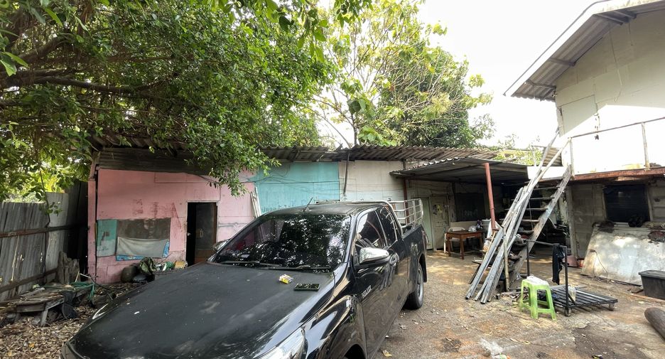 For rent studio house in Bang Khun Thian, Bangkok