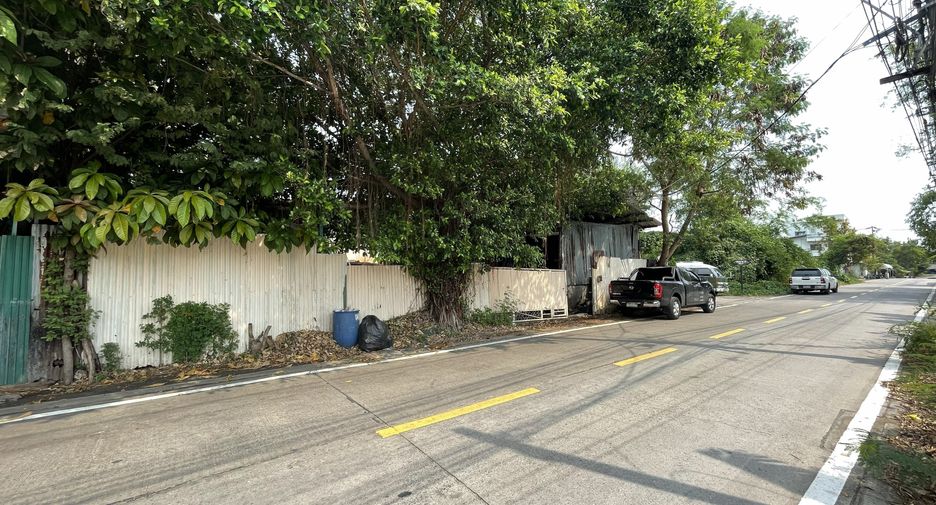 For rent studio house in Bang Khun Thian, Bangkok