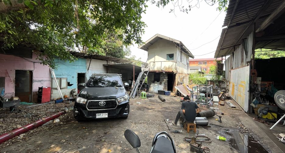 For rent studio house in Bang Khun Thian, Bangkok