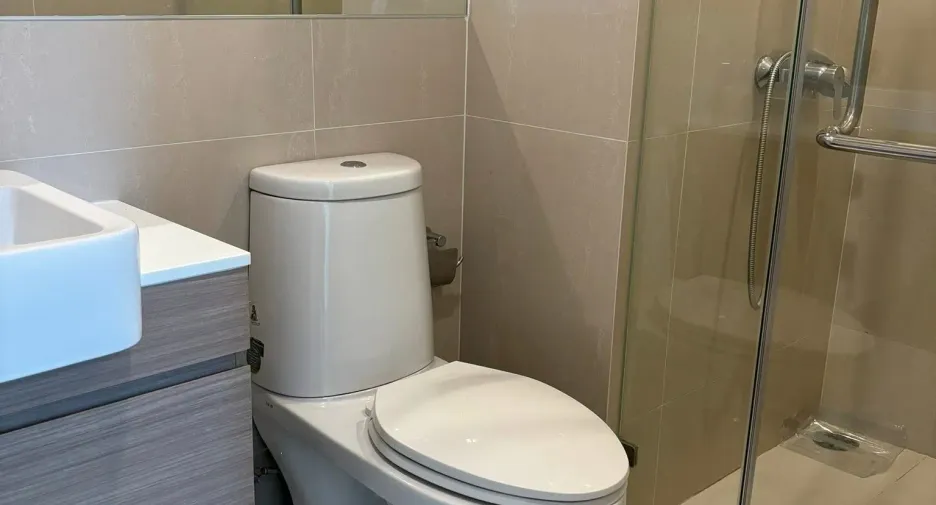 Wohnung zur Miete mit 2 Zimmer in Huai Khwang, Bangkok