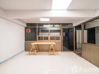 For rent retail Space in Yan Nawa, Bangkok