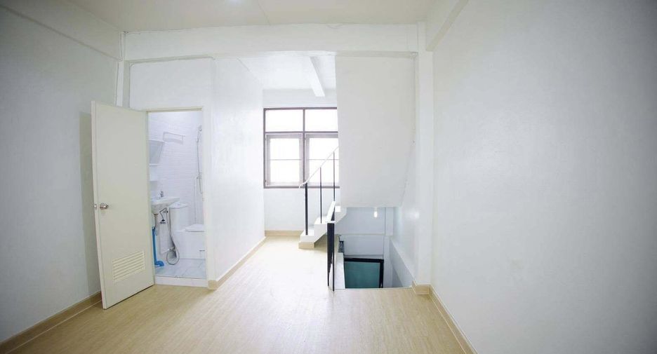 Reihenhaus zur Miete mit 4 Zimmer in Sathon, Bangkok