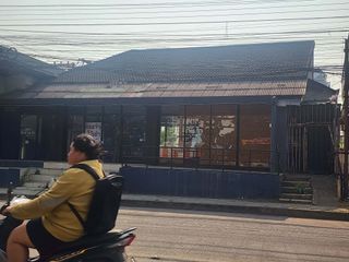 For rent 4 bedrooms retail Space in Mueang Chiang Mai, Chiang Mai