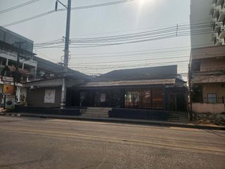 For rent 4 bedrooms retail Space in Mueang Chiang Mai, Chiang Mai