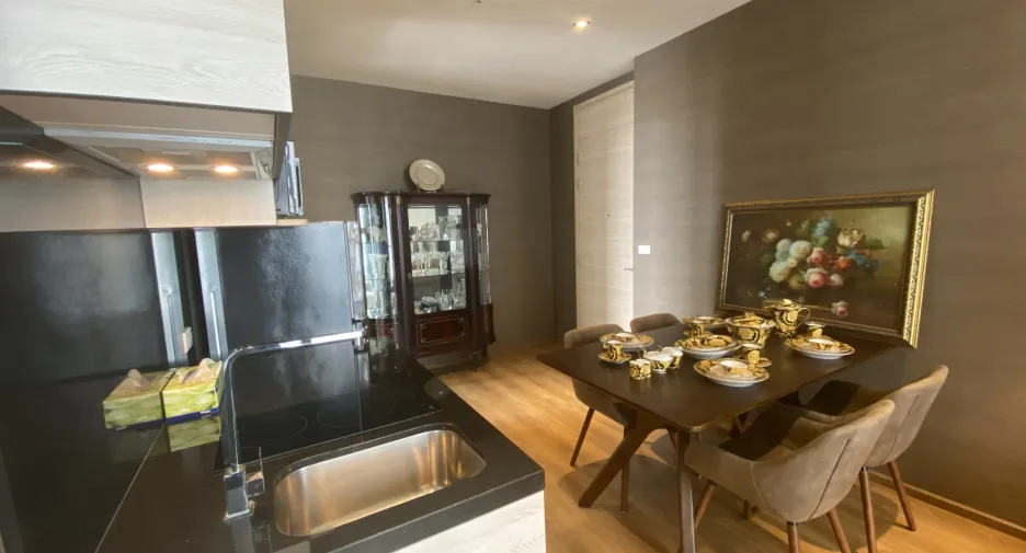For sale 2 bedrooms condo in Khlong Toei, Bangkok