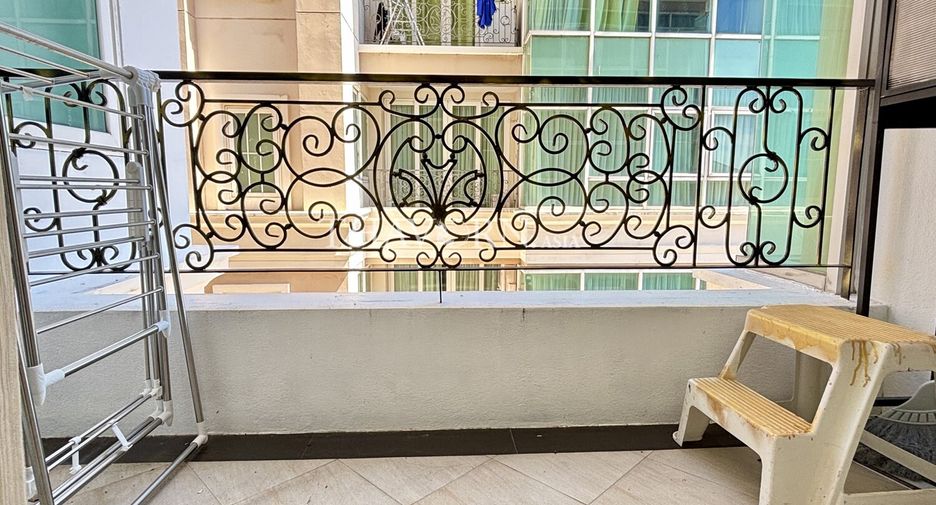For rent 2 bedrooms condo in Bang Lamung, Chonburi