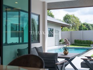 Casa en alquiler de 5 habitaciones en Bang Lamung, Chonburi