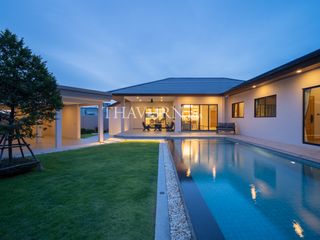 Casa en alquiler de 5 habitaciones en Bang Lamung, Chonburi