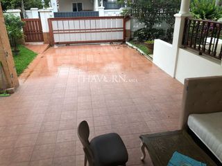 Casa en alquiler de 3 habitaciones en Bang Lamung, Chonburi