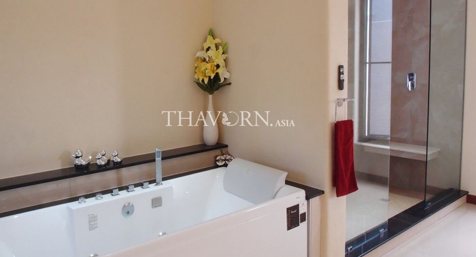 For rent 4 bedrooms house in Bang Lamung, Chonburi
