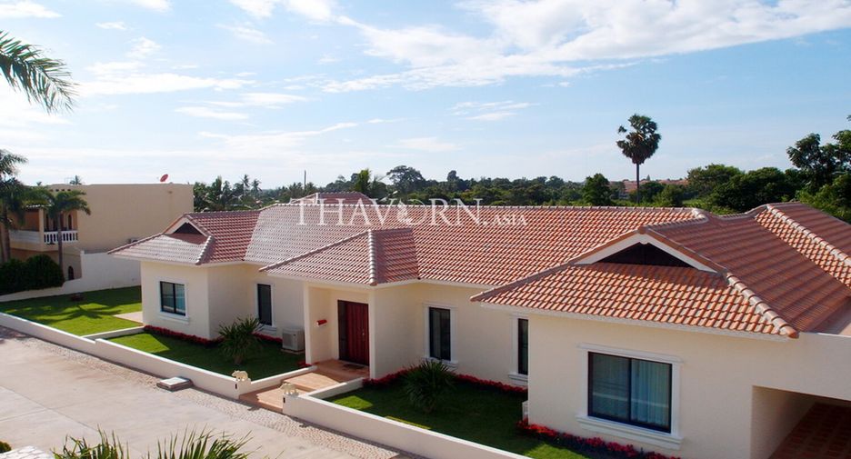 For rent 4 bedrooms house in Bang Lamung, Chonburi