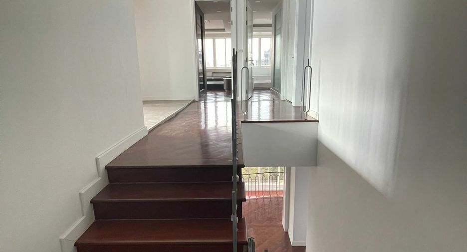 ขาย และ ให้เช่า 5 ห้องนอน คอนโด ใน วัฒนา, กรุงเทพฯ