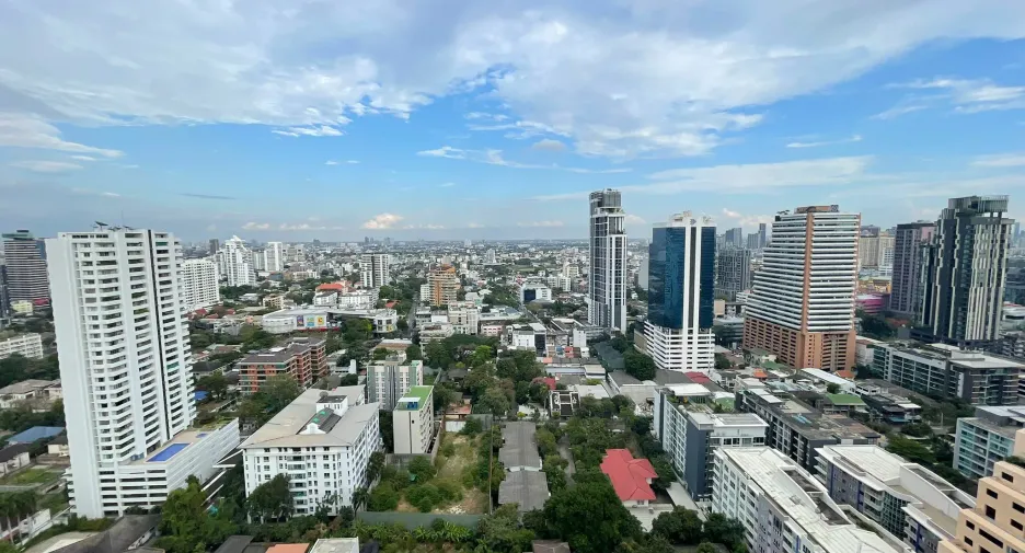 For sale and for rent 5 bedrooms condo in Watthana, Bangkok