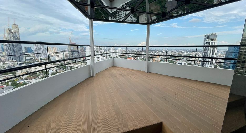 For sale and for rent 5 bedrooms condo in Watthana, Bangkok
