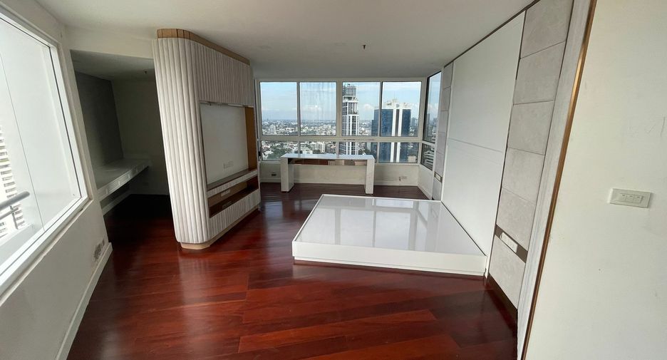 For sale and for rent 5 bedrooms condo in Watthana, Bangkok