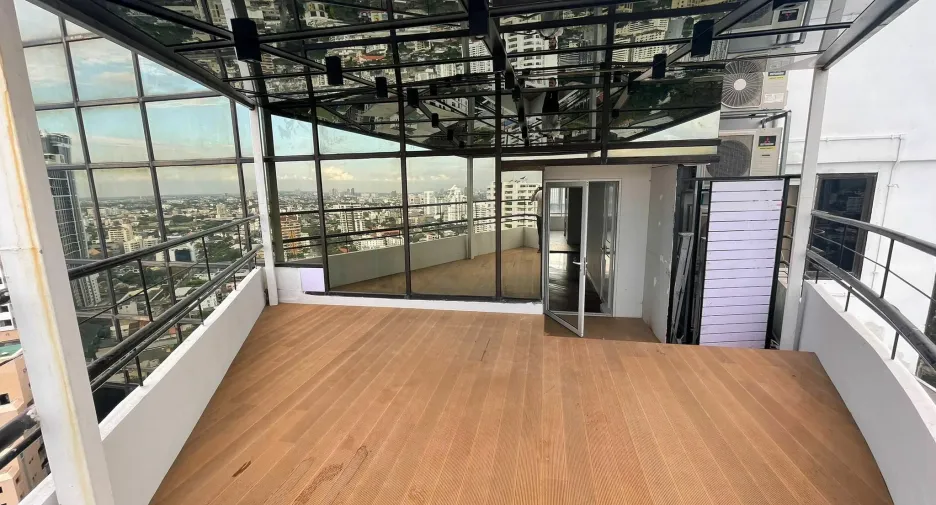 For sale and for rent 5 bedrooms condo in Watthana, Bangkok