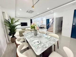 Haus zur Miete mit 5 Zimmer in Bang Lamung, Chonburi