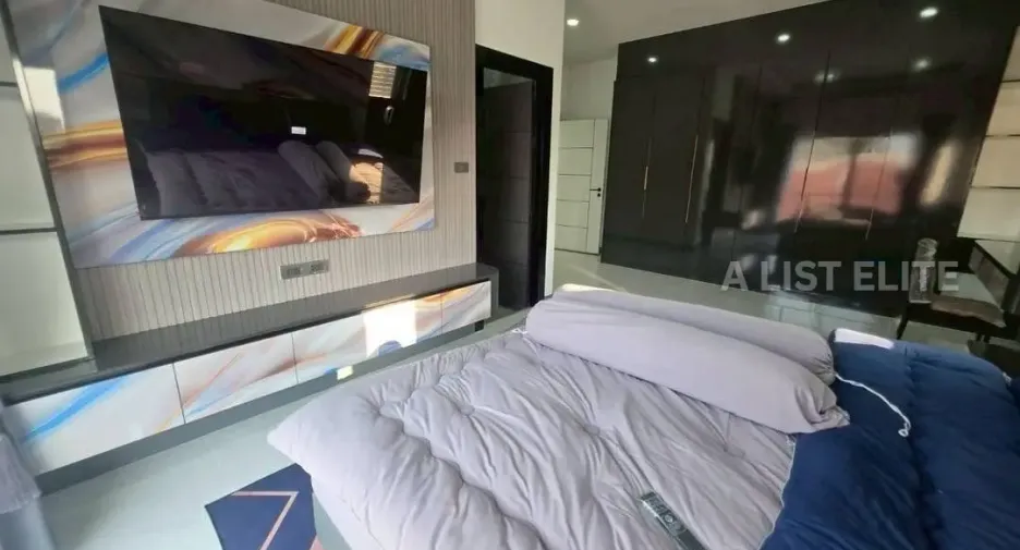 Haus zur Miete mit 5 Zimmer in Bang Lamung, Chonburi