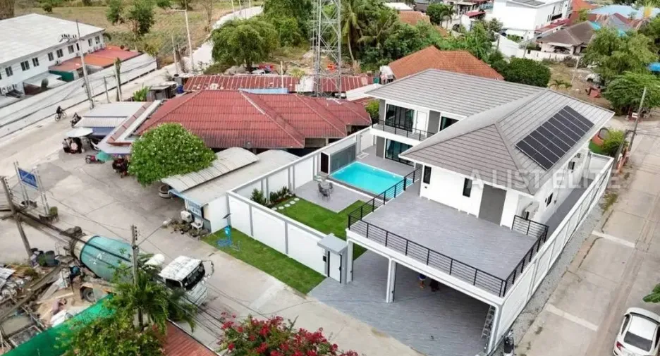 Haus zur Miete mit 5 Zimmer in Bang Lamung, Chonburi